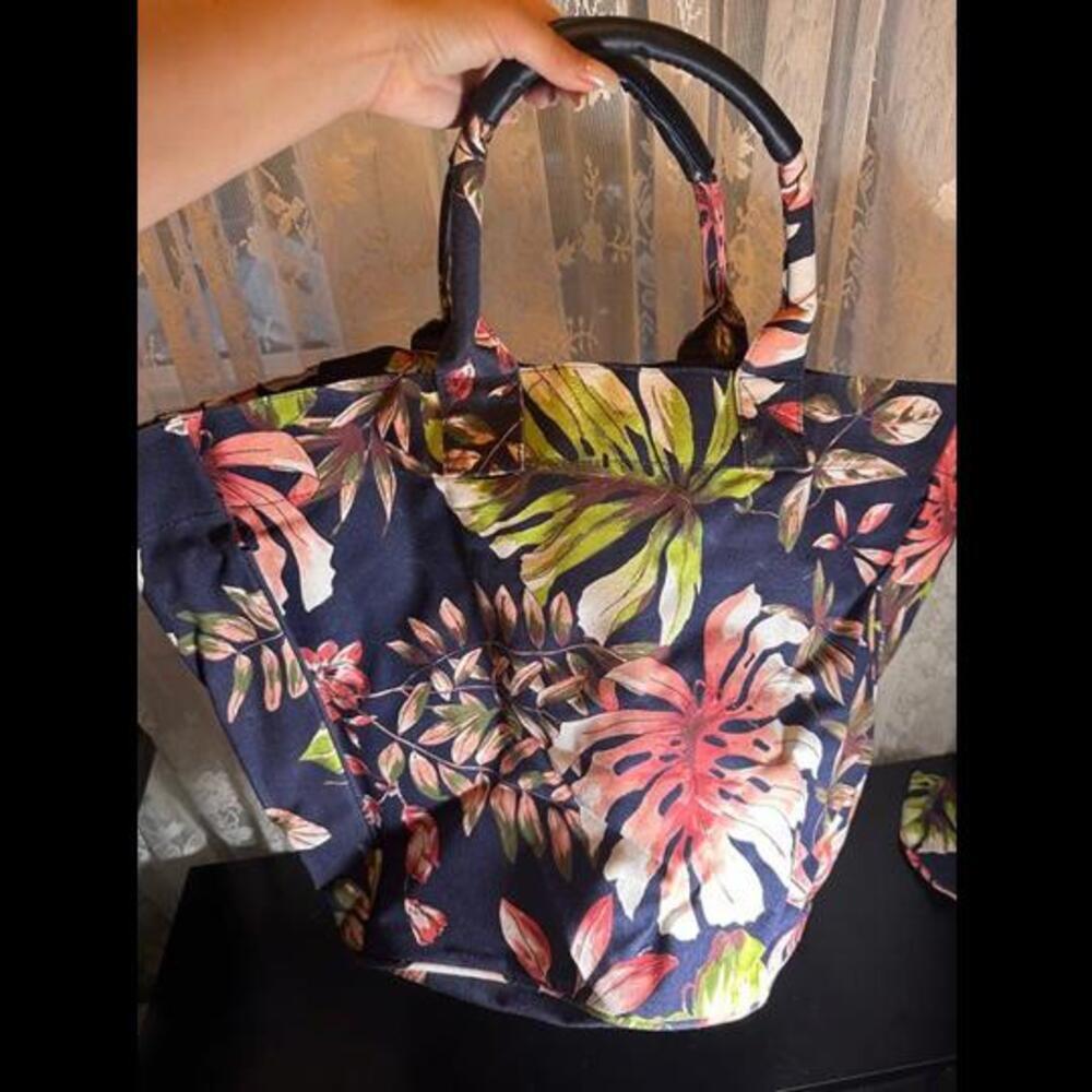 Large Tropical Floral Tote Bag - Picture 1 of 4